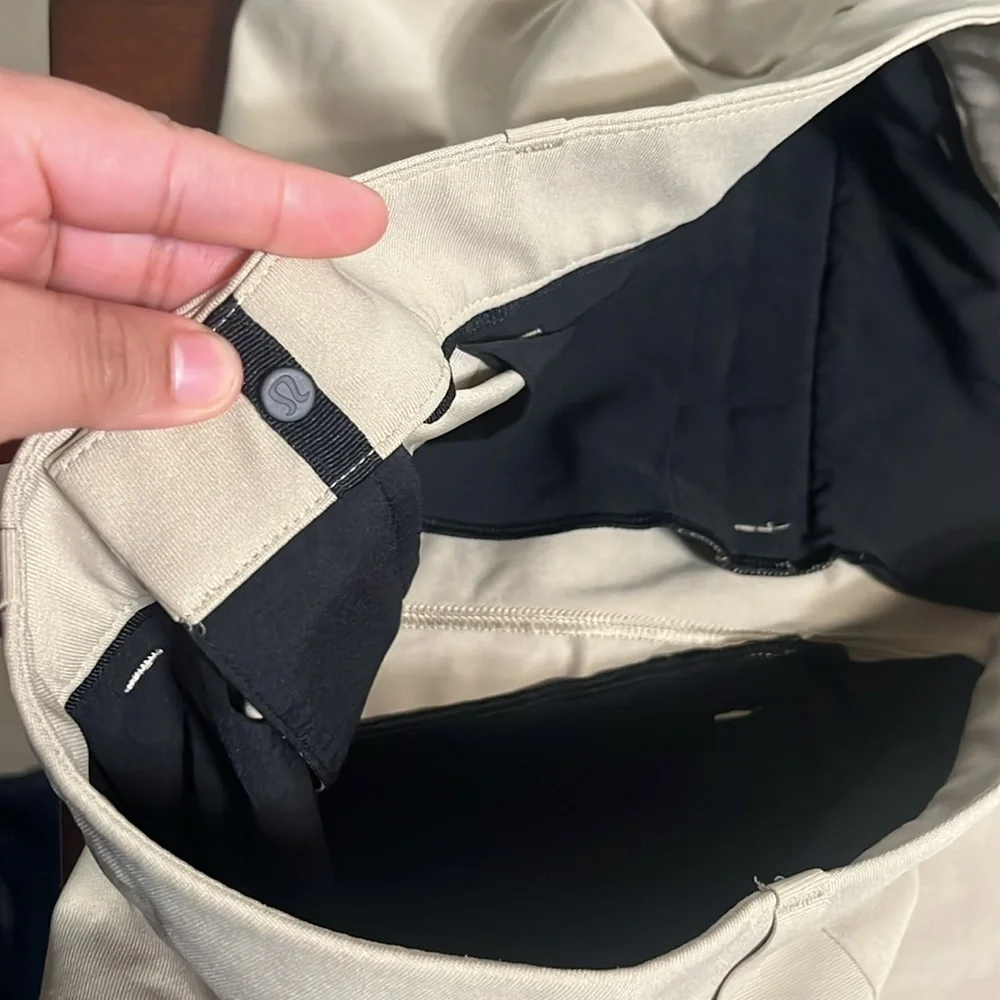Lululemon men kaki pants
